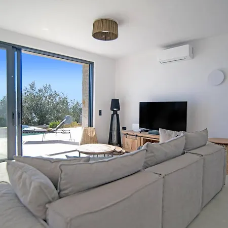 Nissaki View 1 By וילה